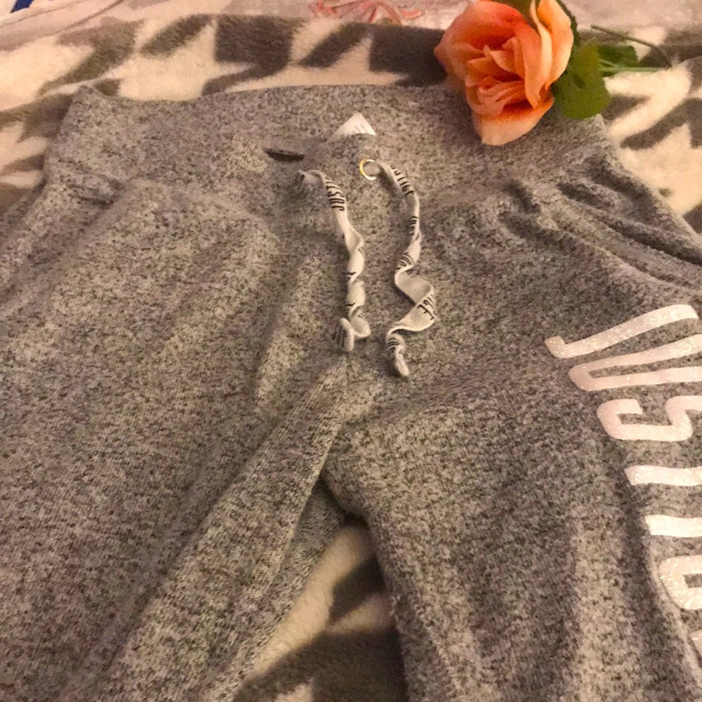 A nice legging that is not new but not old.